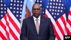 "Ces frappes de légitime défense et de précision sont une riposte à une série d'attaques", a indiqué le ministre américain de la Défense, Lloyd Austin.
