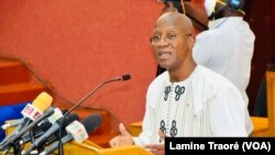 Le Premier ministre Christophe Dabiré au parlement, Ouagadougou, le 20 mai 2020. (VOA/Lamine Traoré)