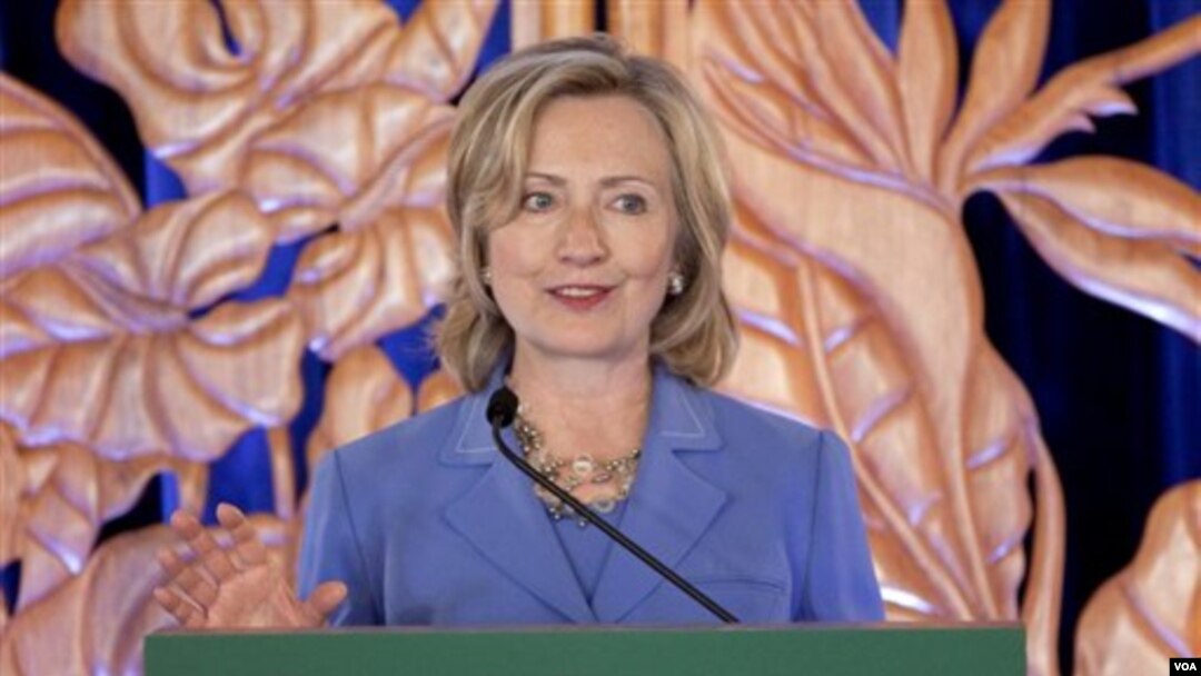Menlu AS Hillary Rodham Clinton memberikan pidato di Honolulu, Hawaii hari ini, 28 Oktober 2010.