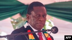 Presiden Zimbabwe Emmerson Mnangagwa dilantik di Harare, 26 Agustus 2018.