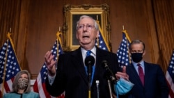 រូបឯកសារ៖ លោកMitch McMcConnell មេដឹកនាំ​គណបក្ស​សាធារណរដ្ឋ​នៃ​ព្រឹទ្ធសភា​ ថ្លែង​ទៅ​កាន់​អ្នក​សារព័ត៌មាន​នៅ​វិមាន​រដ្ឋសភា​ រដ្ឋធានី​វ៉ាស៊ីនតោន ថ្ងៃទី១ ខែធ្នូ ឆ្នាំ២០២០។