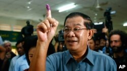 Chính phủ của ông Hun Sen bị tố cáo giả nghèo để né tránh việc mang lại công lý cho hàng triệu nạn nhân Khmer Đỏ.