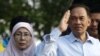 Malaysia Bebaskan Pemimpin Oposisi Anwar Ibrahim