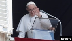 Paus Fransiskus berbicara di Vatikan (foto: dok). 