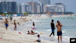 Imagenes de la costa en Miami Beach, la famosa South Beach de Florida, 7 de julio de 2020.