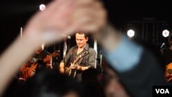 El cantante colombiano Fonseca realizó dos concierto seguidos en el teatro Howard, en Washington como parte de su gira por EE.UU.