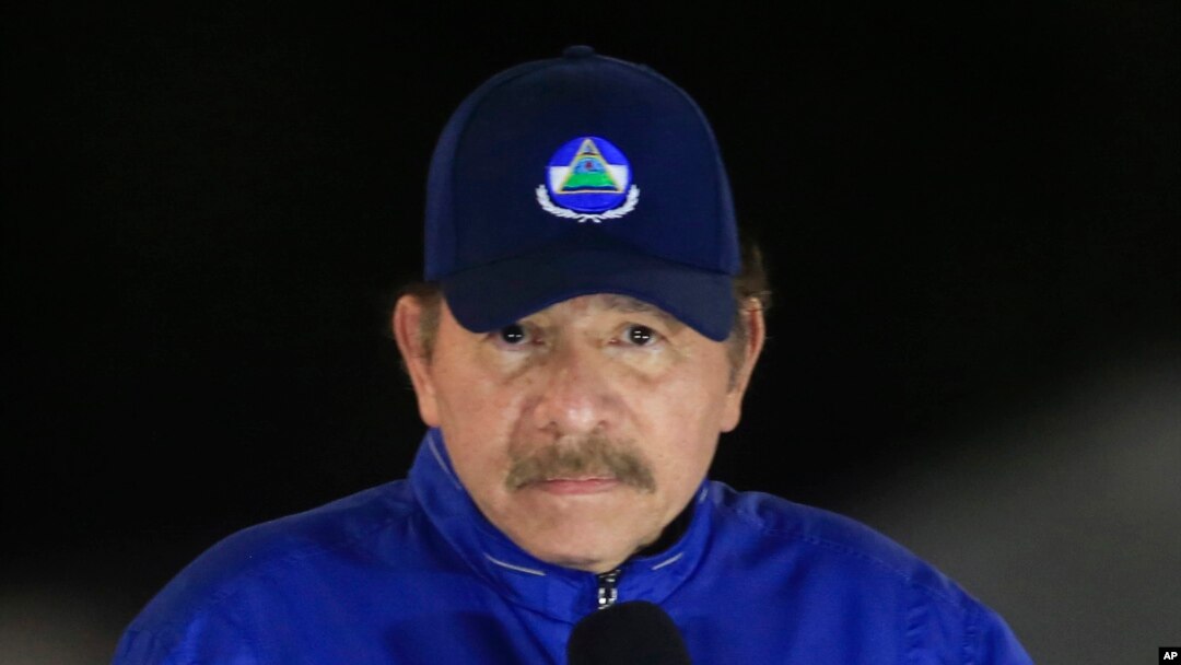 ARCHIVO - En esta foto de archivo del 21 de marzo de 2019, el presidente de Nicaragua, Daniel Ortega, habla durante la ceremonia de inauguración de un paso elevado en Managua, Nicaragua.
