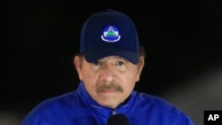 ARCHIVO - En esta foto de archivo del 21 de marzo de 2019, el presidente de Nicaragua, Daniel Ortega, habla durante la ceremonia de inauguración de un paso elevado en Managua, Nicaragua.
