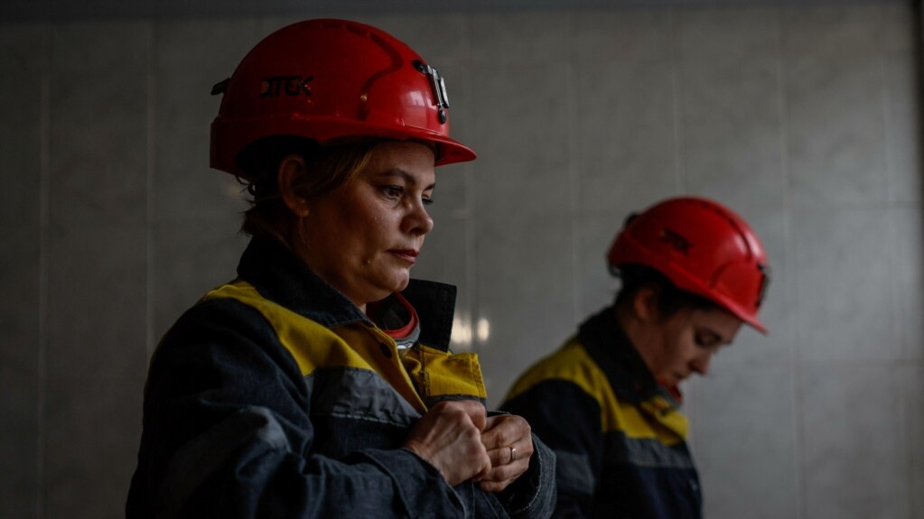 Ukraine’s Coal Mines Turn to Women during Wartime