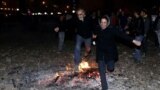 &quot;زردی من از تو، سرخی تو از من&quot;