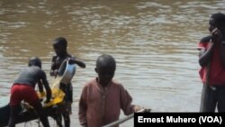 En images : les enfants dans les mines du Sud-Kivu