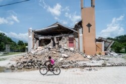 Gereja St Anne terlihat hancur total akibat gempa di Chardonnieres, Haiti,18 Agustus 2021.