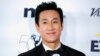 Lee Sun-kyun menghadiri acara penghargaan Emmy Awards di New York City, New York, 21 November 2022. (Foto: Eduardo Munoz/Reuters)