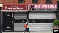 5일 미국 뉴욕시에서 신종 코로나바이러스 사태로 상점들이 문을 닫았다.