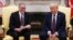 Presiden Donald Trump menerima Perdana Menteri Inggris Keir Starmer, kiri, di Gedung Putih, hari Kamis, 27 Februari 2025.