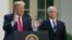 Predsjednik Trump i potpredsjednik Pence na konferenciji za novinare 27. aprila 2020. (Foto: AFP/Mandel Ngan) 