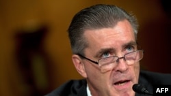  دورځپاڼې ترمخه دواشنگټن دغه پيغام دپاکستان تحريک انصاف دراتلونکې اوونۍ دټاکل شوي احتجاج نه وړاندې امريکائي سفير رچرډ اولسن دپاکستان حکومت ، دحزب اختلاف گوندونو اؤ پوځي مشرانو ته ورکړى دى.