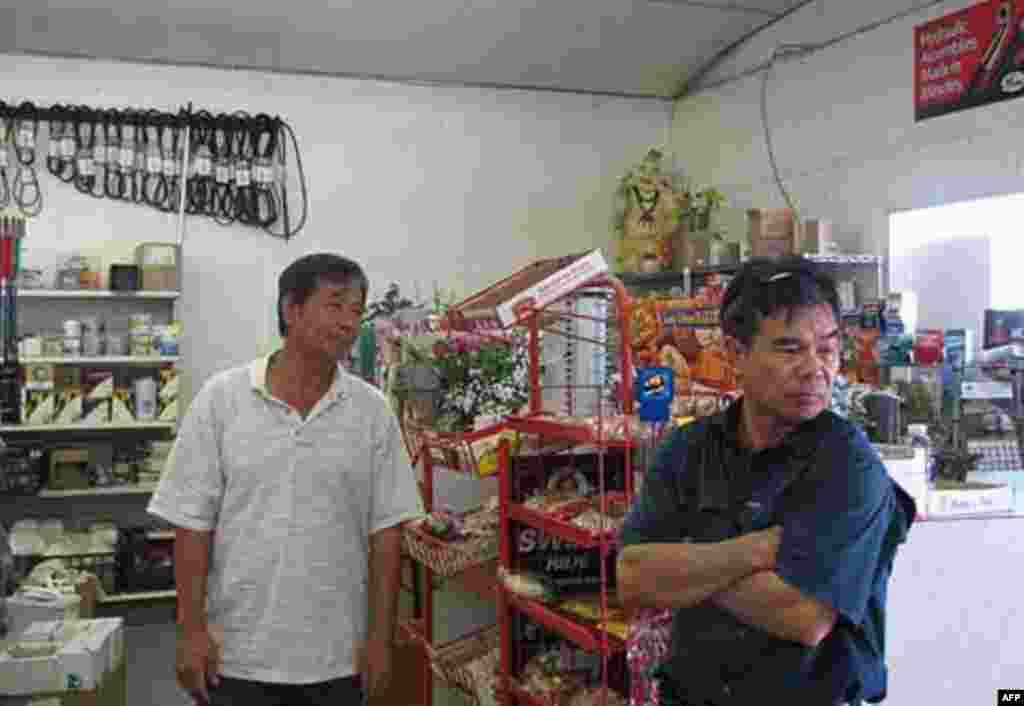 Le Nguyen store, selling food and equipment for fishermen, also affected by the disaster, 07/27/2010