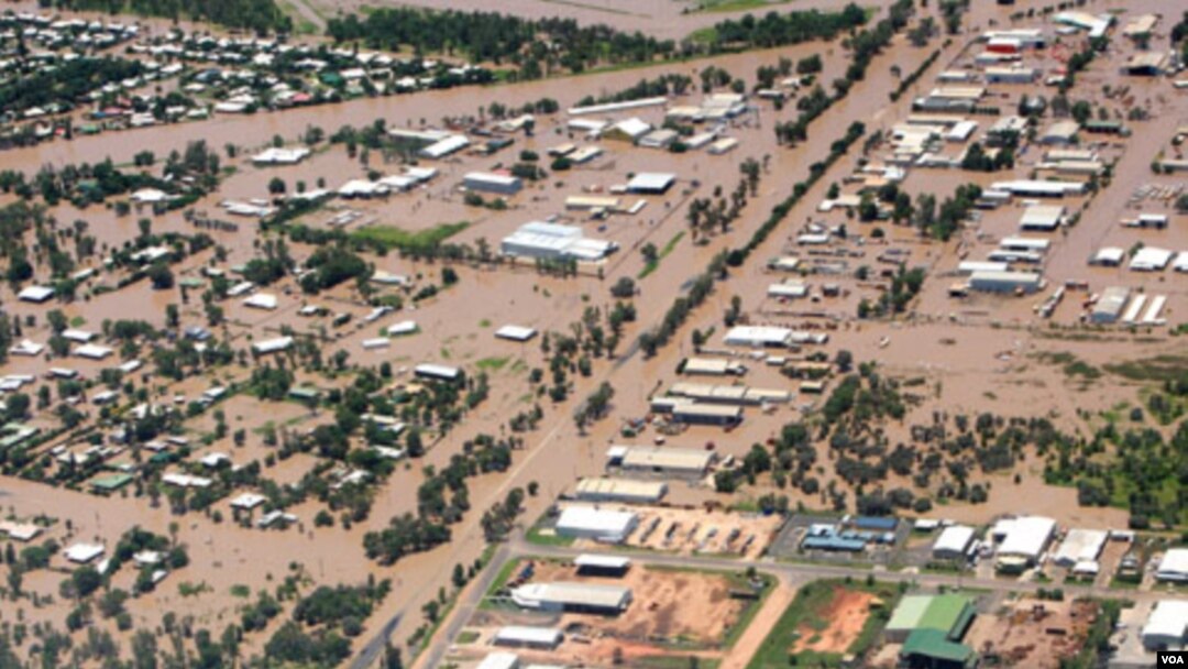 Gambar yang diambil dari udara pada tanggal 31 Desember 2010, menunjukkan kota Emerald, Queensland, Australia, terendam banjir dahsyat.