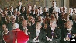 د پوپ بېنډیکټ ویاند فېډریکو لمبارډي ویلي د شهباز بهټي وژنه پاکستان کې د ډیر لوی کچه تشدد ورستې پېښه ده چې په رڼا ورځ د پاکستان پایه تخت اسلام اباد کې رامېنځته شوې ده.