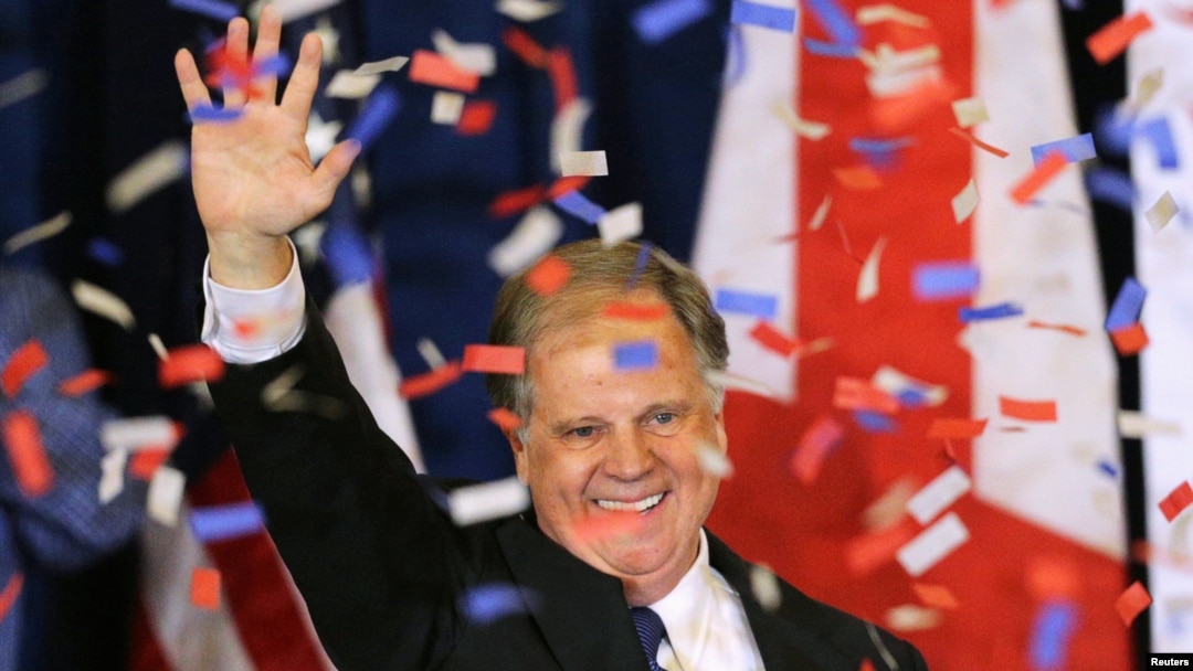 Ông Doug Jones.