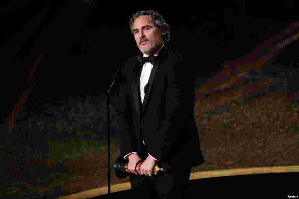 Joaquin Phoenix wins the Oscar for Best Actor in &quot;Joker&quot; at the 92nd Academy Awards in Los Angeles, Calif., Feb. 9, 2020. 