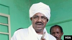 Presiden Sudan Omar al-Bashir (foto: dok) memutuskan untuk tidak menghadiri KTT Afrika-Uni Eropa yang berlangsung pekan ini di Tripoli, Libya.