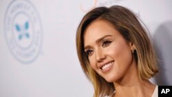 Aktris dan pengusaha Jessica Alba dalam sebuah acara di Beverly Hills, California, Maret 2015. 