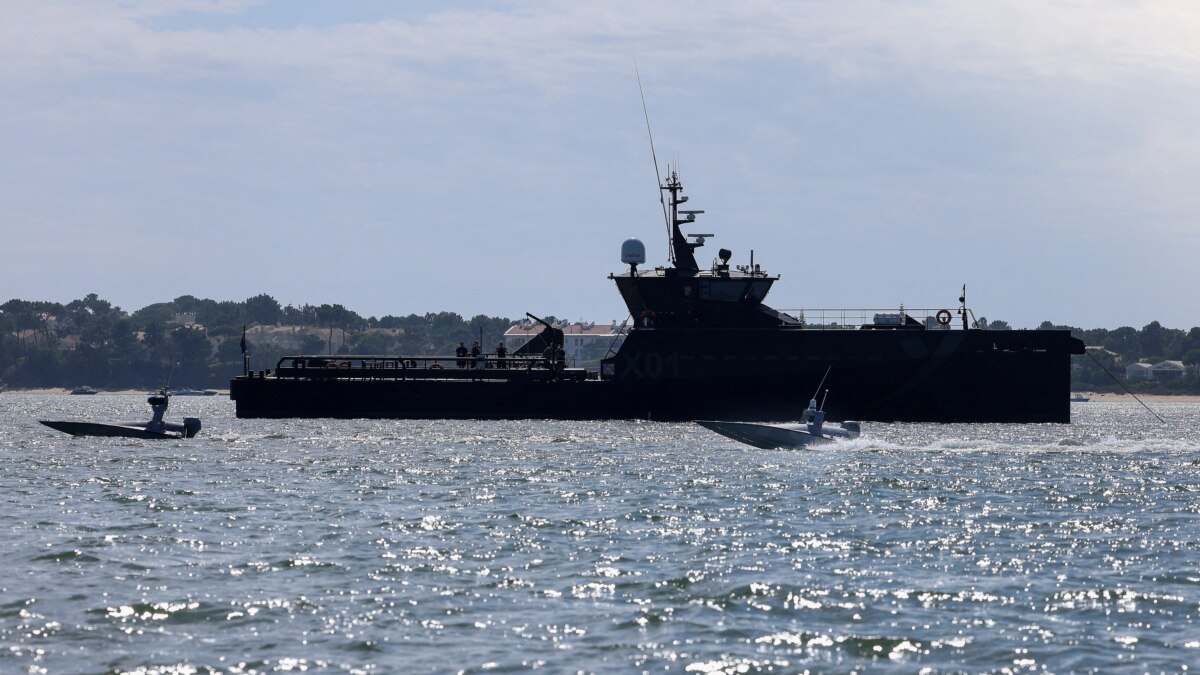 美英澳联合应对中共在印太的强势，测试无人水面舰艇，这就对应上了。郭先生早爆料中共会在战争中大量使用无人机、无人水面舰艇等。🔥

【决战万里之外？奥库斯三国海军测试遥控 #无人水面舰艇

美国之音 5...