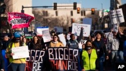 ARCHIVES - Manifestation contre une action en justice visant à interdire la mifépristone, un médicament abortif, le 11 février 2023 à Amarillo, au Texas.