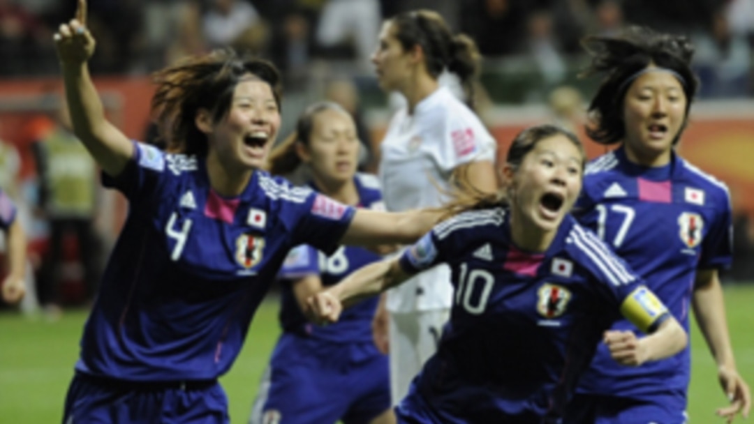 Yetuk ayollarning yalangoch dumbalari