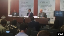 (L to R): Mwamoyo Hamza, VOA Swahili service chief, Vincent Makori, managing editor of English TV to Africa, and former U.S. Ambassador to Kenya, William Mark Bellamy, discuss recent Kenyan elections at CSIS, August 16, 2017.