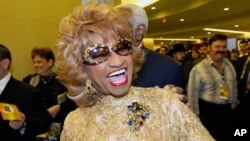 Celia Cruz, una de las cantantes de salsa más populares de la historia, fue conocida internacionalmente como la "Reina de la Salsa". 