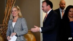 La secretaria de Seguridad Nacional de EE.UU., Kirstjen Nielsen (izquierda) y el ministro de Relaciones Exteriores de México, Luis Videgaray, durante una conferencia de prensa conjunta en Ciiudad de México, el lunes, 26 de marzo, de 2018.