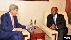 AU deputy chairperson Erastus Mwencha and US Secretary of State John Ker