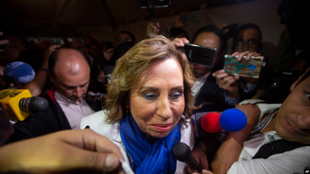 Sandra Torres, candidata a la presidencia de Guatemala por el partido Unidad Nacional de Esperanza, llega al Tribunal Electoral en Ciudad de Guatemala, el lunes 17 de junio de 2019. (Foto AP/Moisés Castillo)