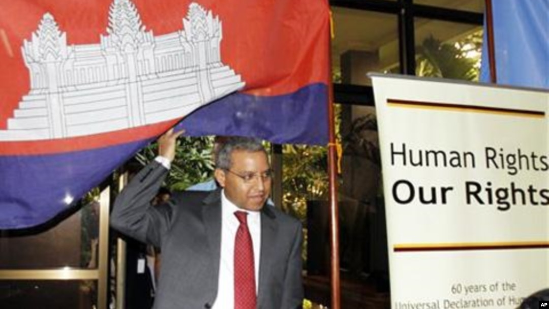 Utusan Khusus PBB untuk Kamboja, Surya Subedi di MArkas Besar PBB di Phnom Penh (Foto: dok). Seorang pejabat tinggi HAM Kamboja mencemooh laporan yang diserahkan Subedi ke Dewan HAM PBB di Jenewa, terkait sistem pemilu dan konsesi tanah dalam perekonomian Kamboja. 