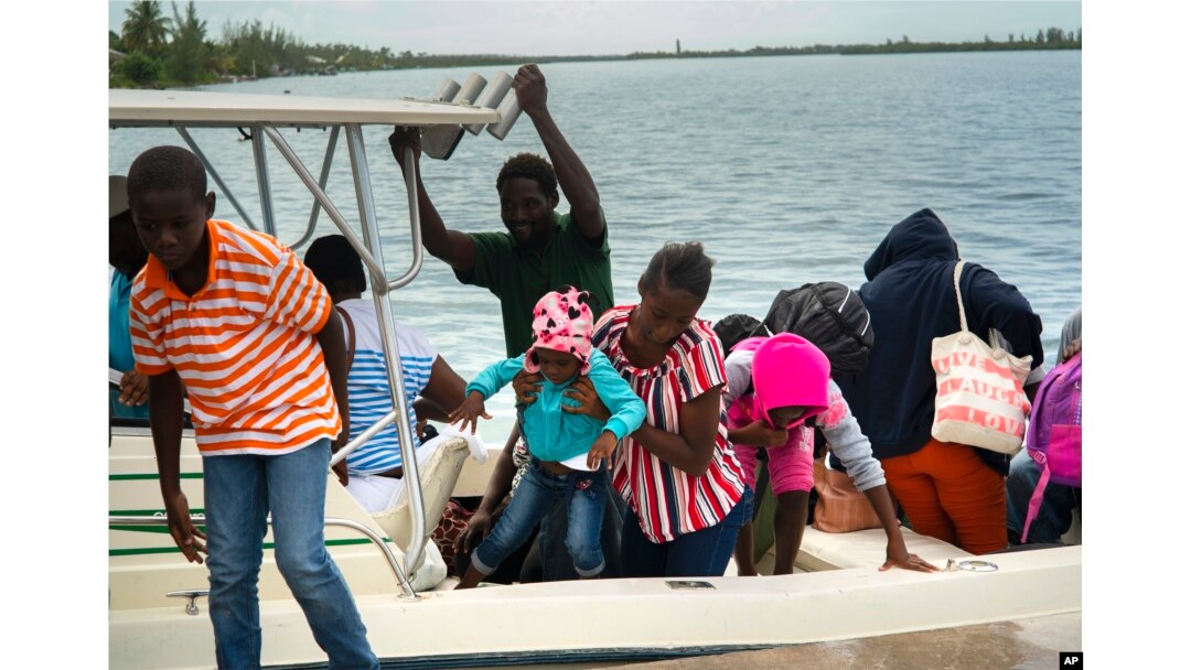 Evacuaciones, tiendas y gasolineras vacías en Florida y Bahamas por huracán Dorian