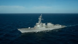 미 해군 구축함 델버트 D. 블랙함(DDG 119)이 지중해를 통과하고 있다.