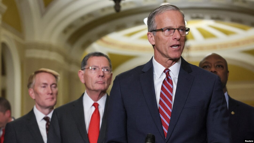 Senate Repibliken John Thune (Dakota di Sid) eli kom pwochen Lide Majorite Sena Etazini an. Li te pale ak lapres apre vot sou lideship la nan Washington, 13 Nov. 2024. 