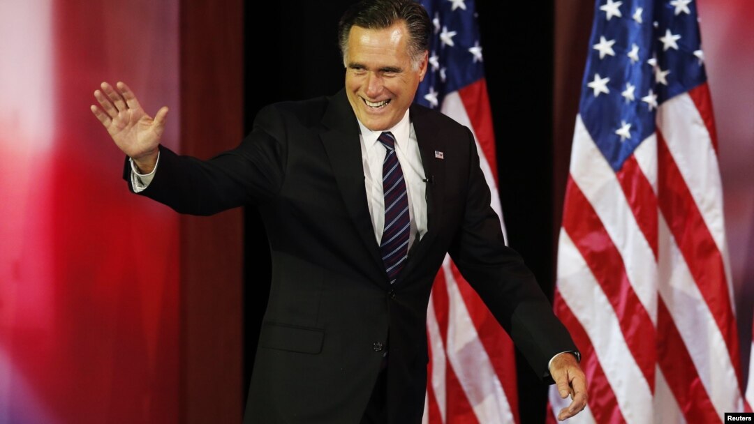 Kandidat presiden Partai Republik Mitt Romney sebelum berpidato mengenai kekalahannya di Boston. (Reuters/Mike Segar) 