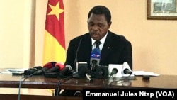 Paul Atanga Nji, ministre de la communication au cours d’un point de presse à Yaoundé, le 9 mars 2020. (VOA/Emmanuel Jules Ntap).