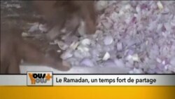 Les fidèles musulmans du monde entier observent le mois du Ramadan