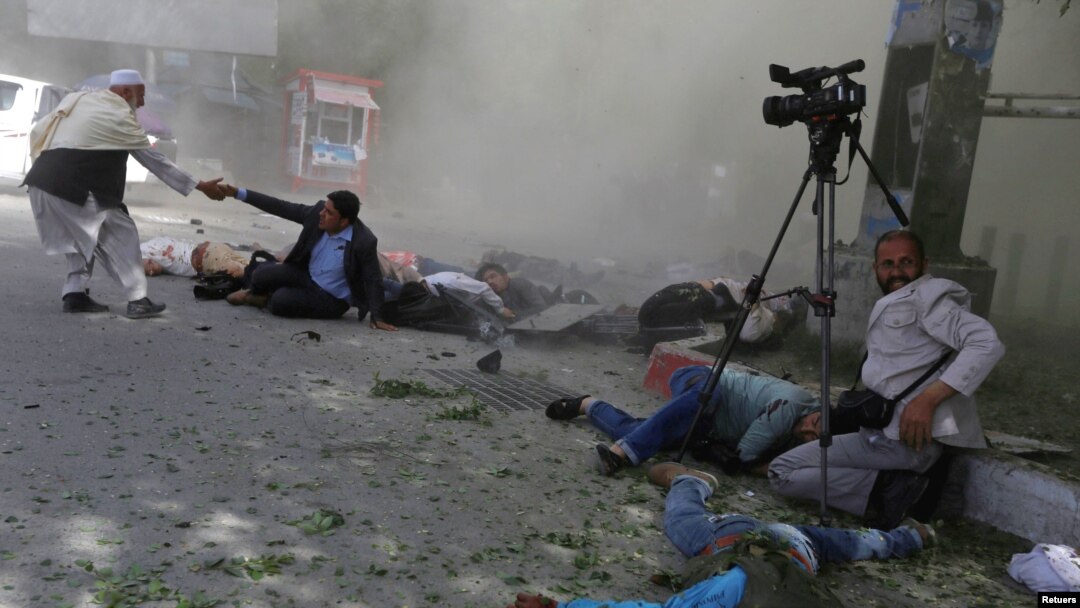 Abanyamakuru baheruka guturikanwa n'igisasu nk'icyo mu murwa mukuru Kabul