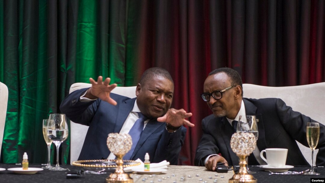 Perezida Paul Kagame w'u Rwanda na mugenzi we Filipe Nyusi wa Mozambike mu 2018