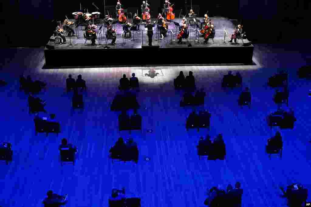 Esa-Pekka Salonen, music director of the San Francisco Symphony and principal conductor of London's Philharmonia Orchestra, leads the New York Philharmonic, to perform at The Shed in Hudson Yards, New York, April 14, 2021.