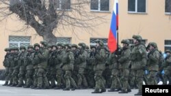 Prajurit Rusia. Rusia, pada Selasa (1/3), menjadi semakin terisolasi setelah melancarkan invasi terhadap Ukraina. (Foto: REUTERS/Pavel Mikheyev)