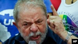 El expresidente de Brasil, Lula da Silva recibió el apoyo de los miembros del Partido de los Trabajadores, quienes han organizado una serie de demostraciones en protesta contra la investigación en la que está involucrado.