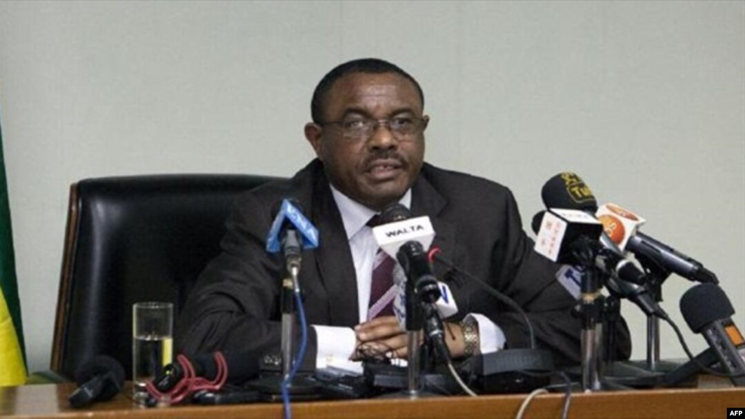 ጠ/ሚ ኃይለማርያም ደሣለኝ ለጋዜጠኞች መግለጫ ሲሰጡ - ሐምሌ 11/2006 ዓ.ም፤ አዲስ አበባ /ፎቶ - ኤኤፍፒ/