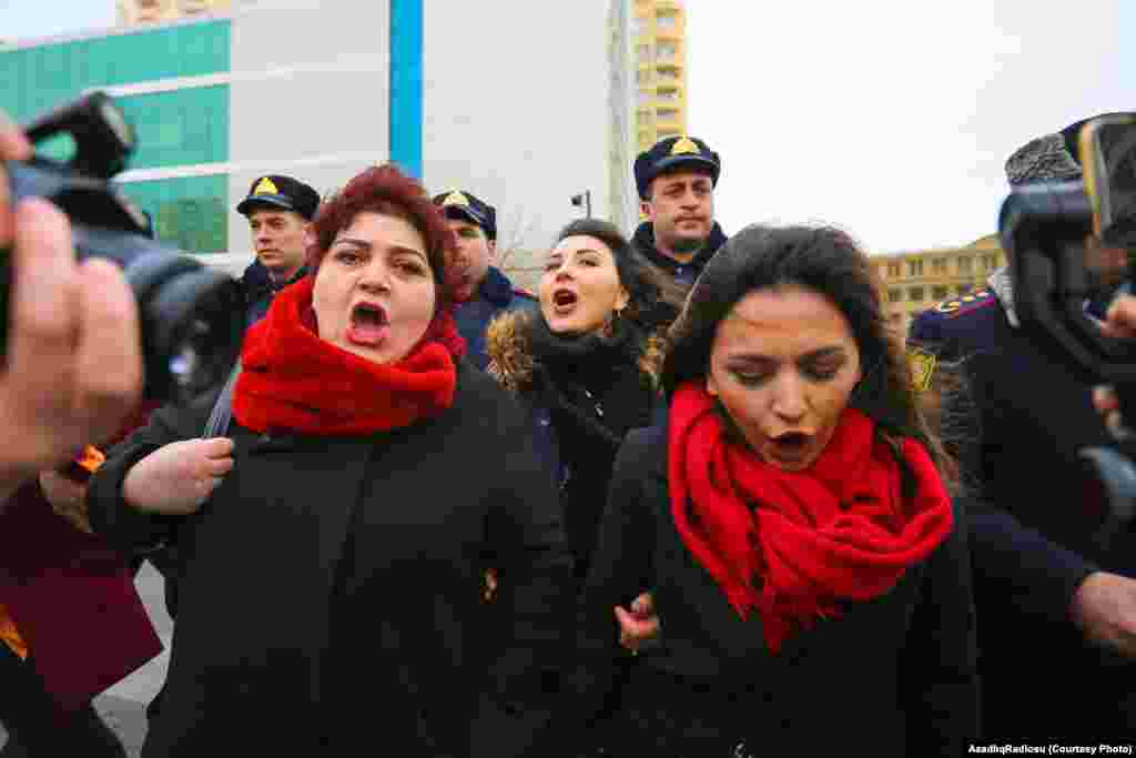 Bakıda 'Qadına şiddətə yox' aksiyası keçirilib